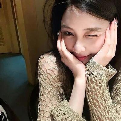 轻轻拂过